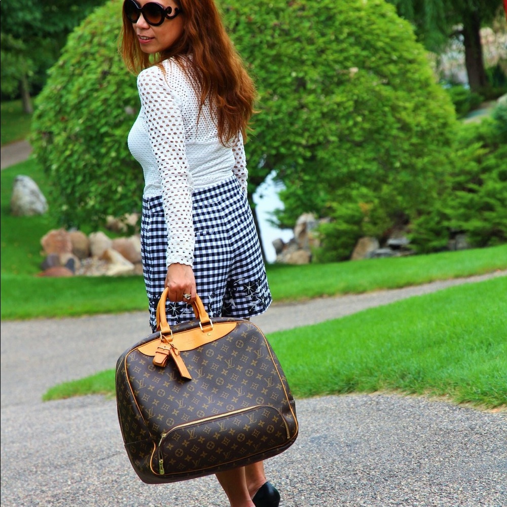 🌷SOLD🌷Authentic Louis Vuitton Evasion